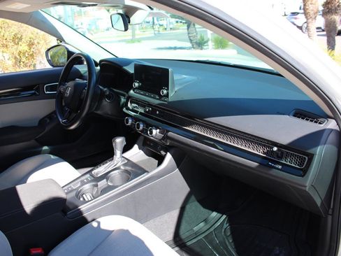 Used 2022 Honda Civic EX image 15