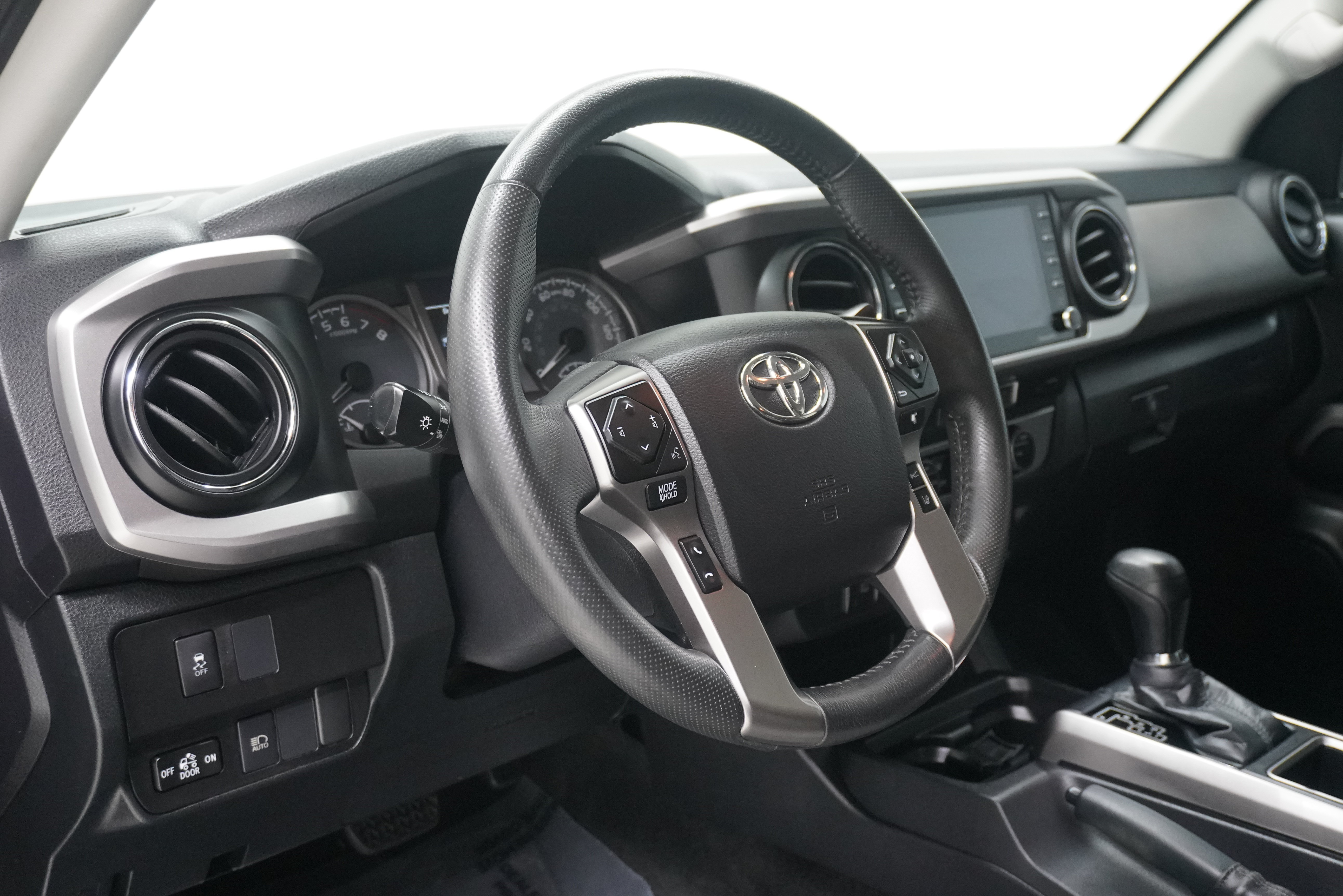Used 2021 Toyota Tacoma SR5 RWD image 10