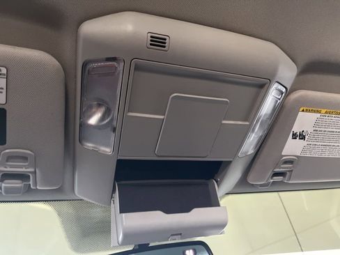 Used 2015 Toyota Tundra SR5 w/ SR5 Upgrade Package image 79