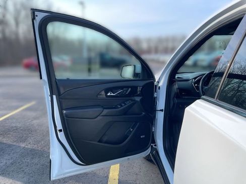 Certified 2023 Chevrolet Traverse RS w/ LPO, Floor Liner Package FWD image 22