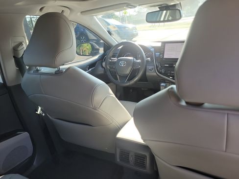 Used 2021 Toyota Camry SE w/ Audio Upgrade Package FWD image 13