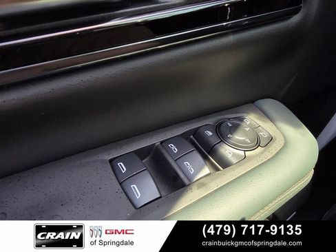 Used 2025 GMC Yukon AT4 AWD/4WD image 12