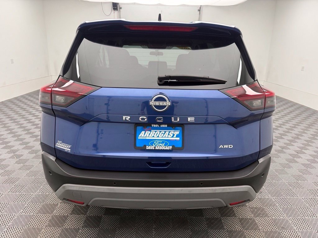 Used 2023 Nissan Rogue S AWD/4WD image 9