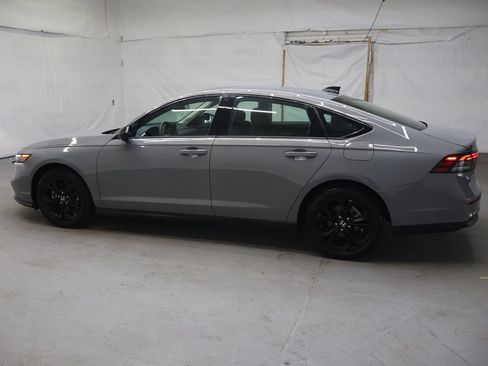 Used 2025 Honda Accord SE image 4