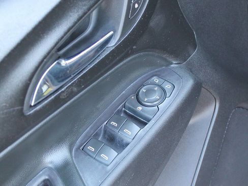 Used 2018 Chevrolet Equinox LT FWD image 10