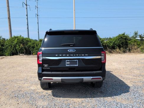 Used 2023 Ford Expedition Limited AWD/4WD image 5