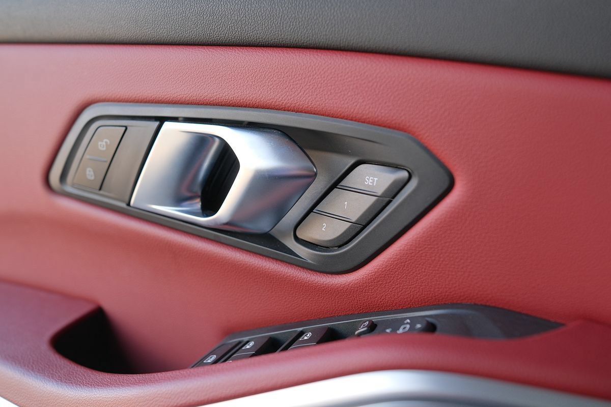 Used 2024 BMW 330i Sedan w/ M Sport Package RWD image 12