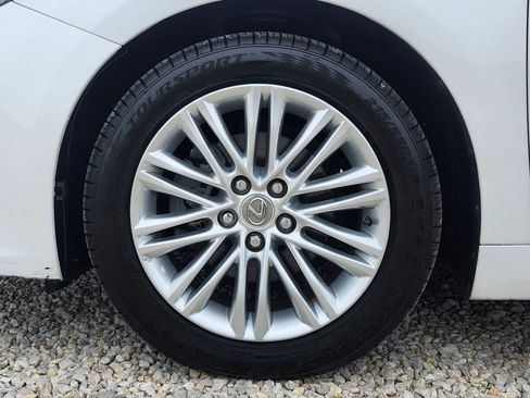 Used 2015 Lexus ES 350 w/ Luxury Package FWD image 3