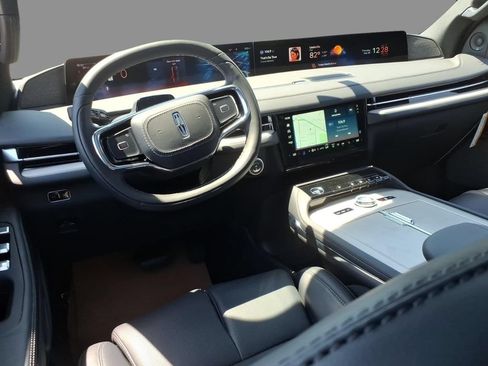 New 2026 Lincoln Navigator Reserve w/ Jet Appearance Package AWD/4WD image 6