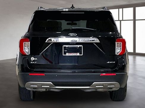 Used 2021 Ford Explorer XLT w/ Equipment Group 202A AWD/4WD image 4