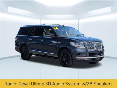 Used 2024 Lincoln Navigator L Reserve AWD/4WD image 8