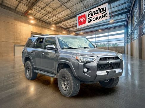 Used 2019 Toyota 4Runner SR5 AWD/4WD image 3