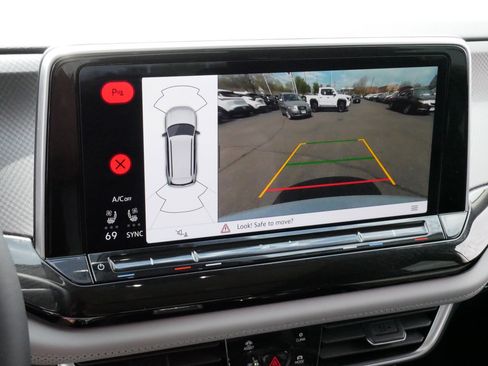 Certified 2026 Volkswagen Atlas Peak Edition AWD/4WD image 32