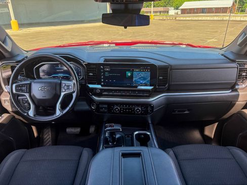 Used 2022 Chevrolet Silverado 1500 RST w/ Z71 Off-Road Package AWD/4WD image 34