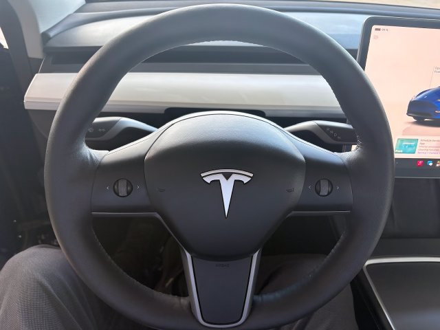 Used 2024 Tesla Model Y Long Range AWD/4WD image 5