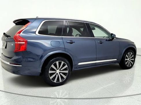 Used 2024 Volvo XC90 B5 Core AWD/4WD image 9