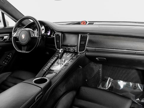 Used 2014 Porsche Panamera GTS image 52