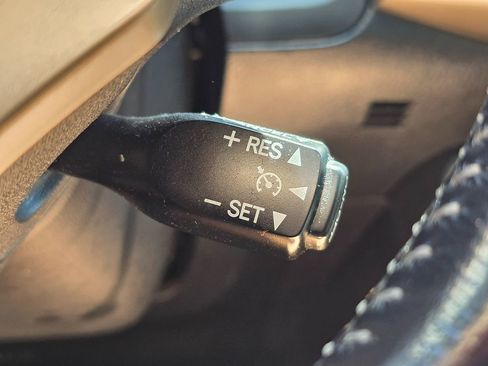 Used 2015 Lexus CT 200h FWD image 29