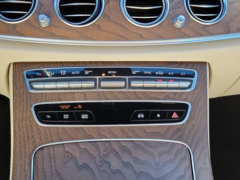 Used 2022 Mercedes-Benz E 350 Sedan image 19
