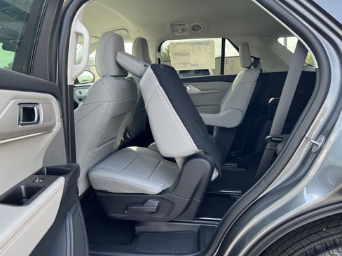 New 2025 Ford Explorer Active w/ Active Comfort Package image 40