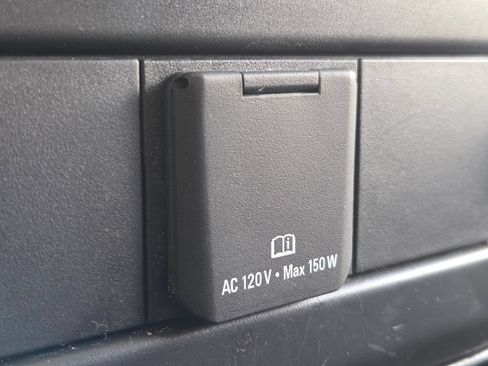 Used 2025 Chevrolet Express 2500 w/ Driver Convenience Package RWD image 5