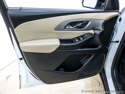Used 2022 Chevrolet Traverse LS image 26
