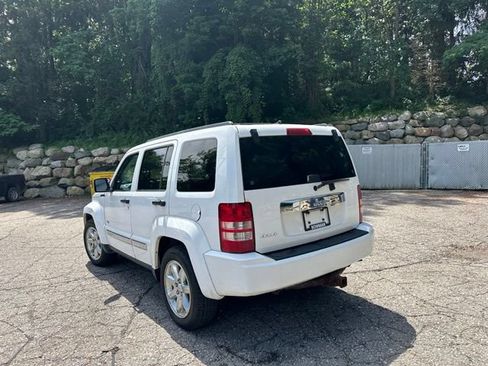 Used 2012 Jeep Liberty Sport AWD/4WD image 3