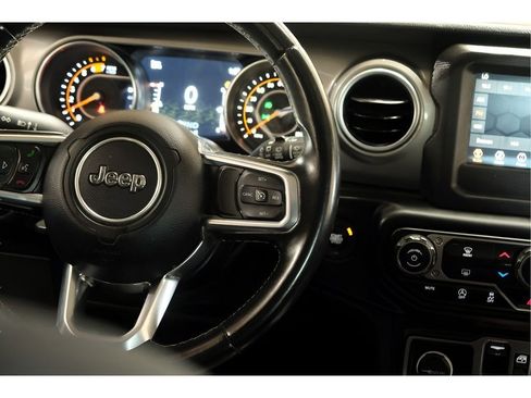 Used 2020 Jeep Wrangler Unlimited Sahara AWD/4WD image 11