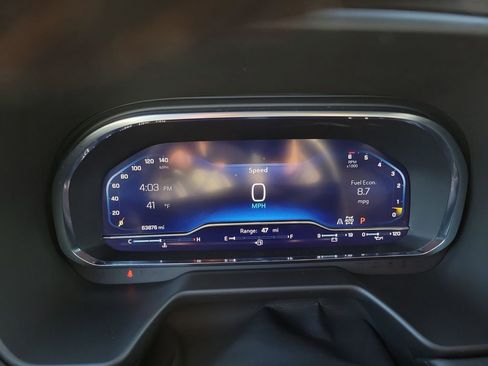 Used 2024 Chevrolet Suburban LT image 31