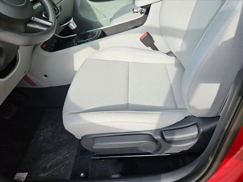 New 2026 Hyundai Kona SE image 4