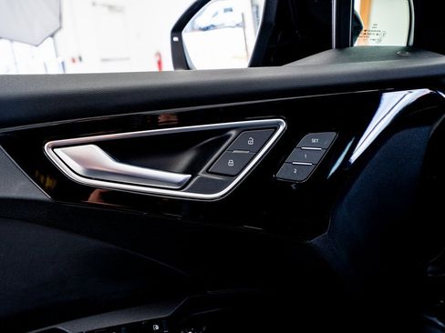 Used 2022 Audi Q4 e-tron Premium Plus image 31