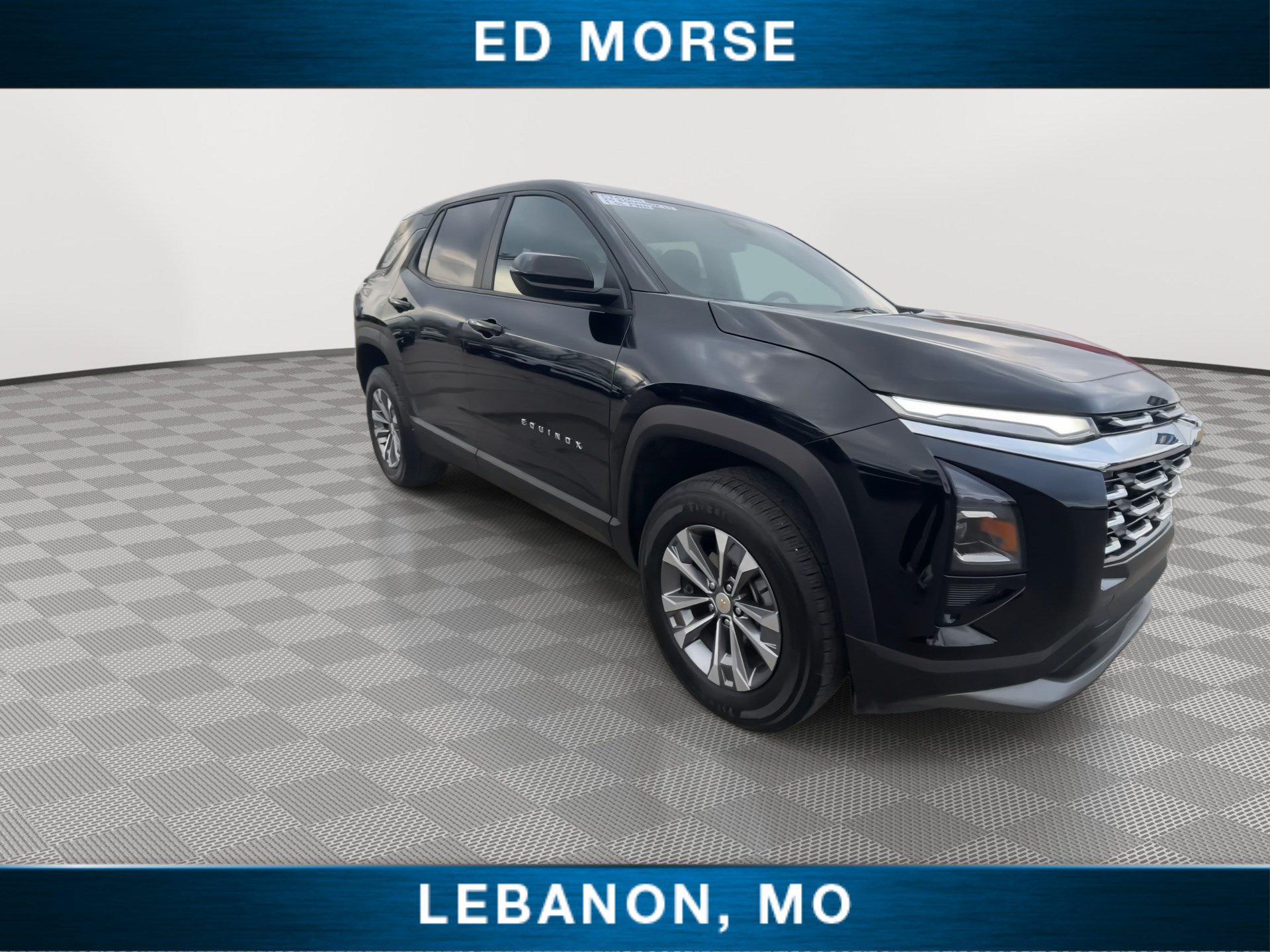 Used 2025 Chevrolet Equinox LT AWD/4WD image 2