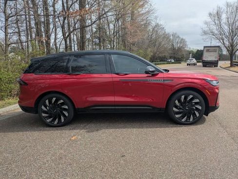 Certified 2024 Lincoln Nautilus Reserve w/ Equipment Group 203A AWD/4WD image 8