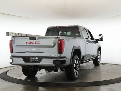 Used 2025 GMC Sierra 2500 Denali image 7