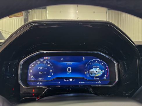 Used 2025 Chevrolet Silverado 2500 ZR2 w/ Technology Package image 18