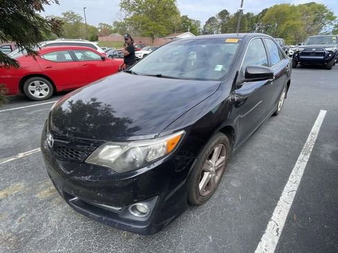 Used 2014 Toyota Camry SE image 3