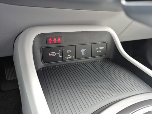 New 2026 Hyundai Kona SE AWD/4WD image 28