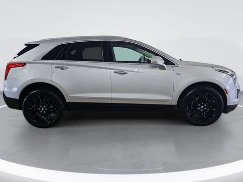 Used 2017 Cadillac XT5 Premium Luxury AWD/4WD image 2