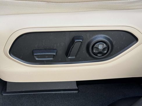 Used 2025 Jeep Grand Cherokee Limited RWD image 29