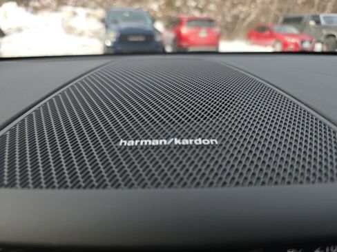 Certified 2023 Volvo XC60 B6 Ultimate w/ Protection Package Premier image 38