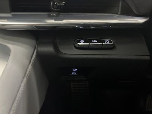 Used 2020 Chevrolet Corvette Stingray Preferred Cpe w/ 2LT Preferred Equipment Group RWD image 34