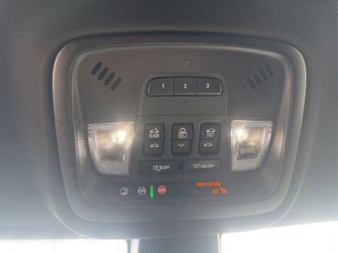Used 2023 Chevrolet Traverse RS AWD/4WD image 24