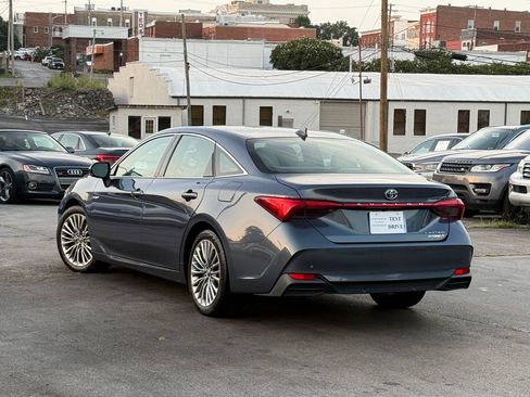 Used 2019 Toyota Avalon Limited w/ Advanced Safety Package FWD image 4