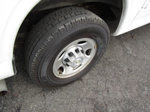 Used 2021 Chevrolet Express 2500 w/ Driver Convenience Package RWD image 30