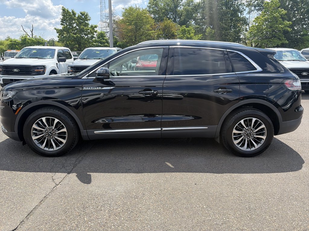 Certified 2023 Lincoln Nautilus Reserve AWD/4WD image 2