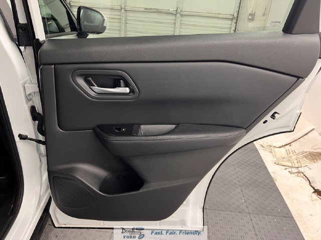 Used 2025 Nissan Rogue SV AWD/4WD image 34