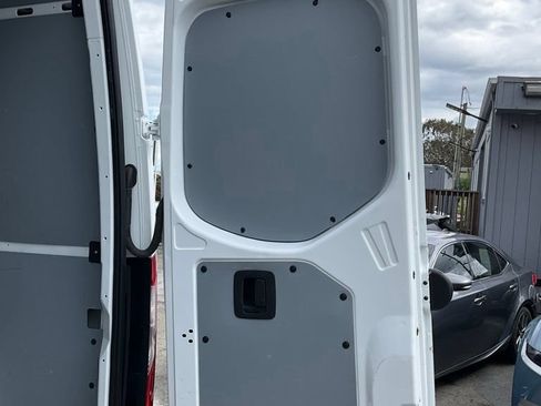 Used 2024 Mercedes-Benz Sprinter 2500 image 9