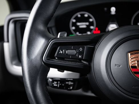 Certified 2025 Porsche Cayenne E-Hybrid AWD/4WD image 17