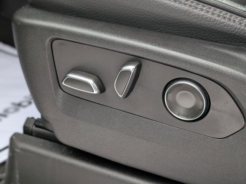 Used 2024 GMC Yukon Denali image 39