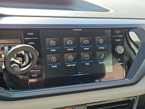 Used 2023 Volkswagen Taos SE w/ Panoramic Sunroof Package FWD image 19